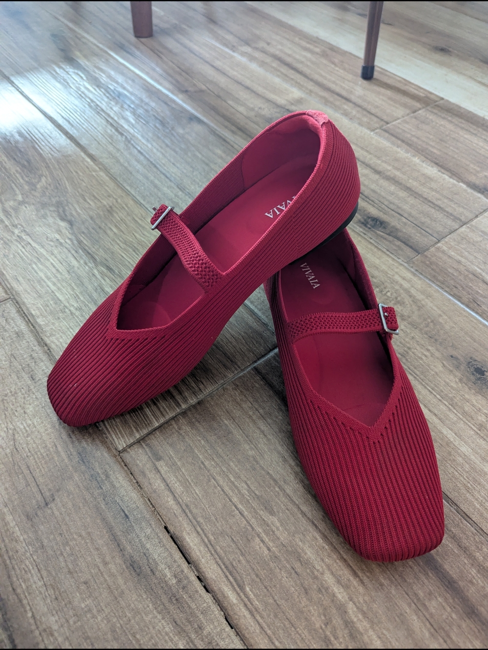 Vivaia Red Square-toe Margot Mary Jane Flats, Size 9